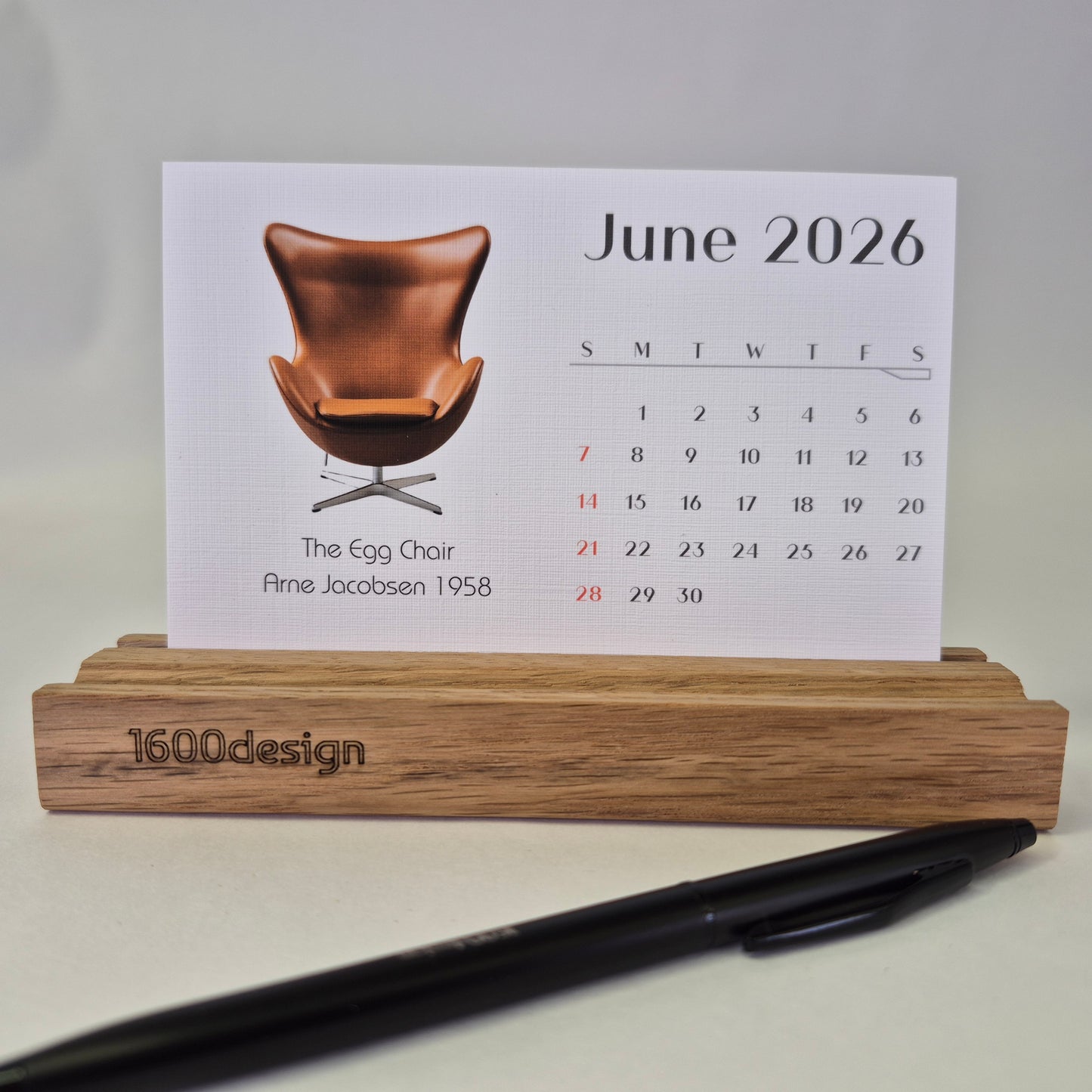 Iconic Chair Designs of the 20th Century desk calendar