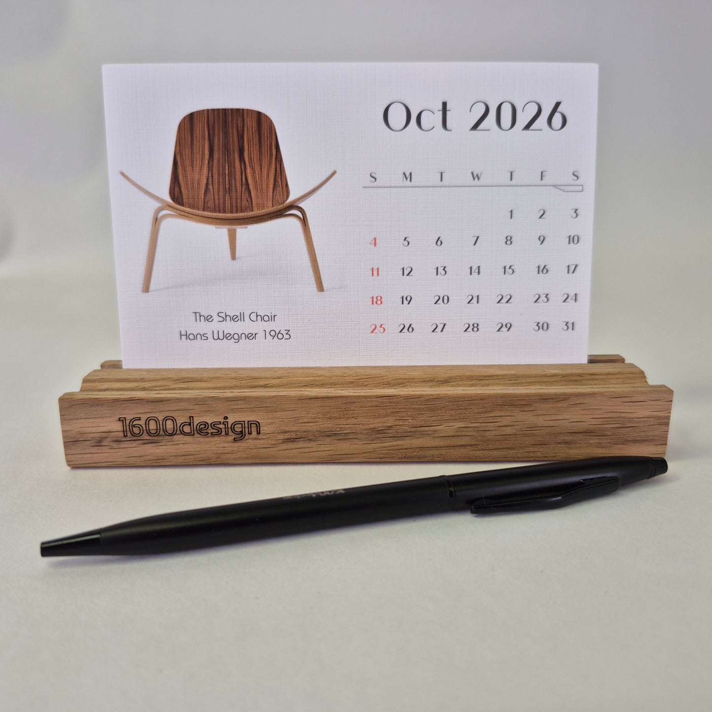 Iconic Chair Designs of the 20th Century desk calendar