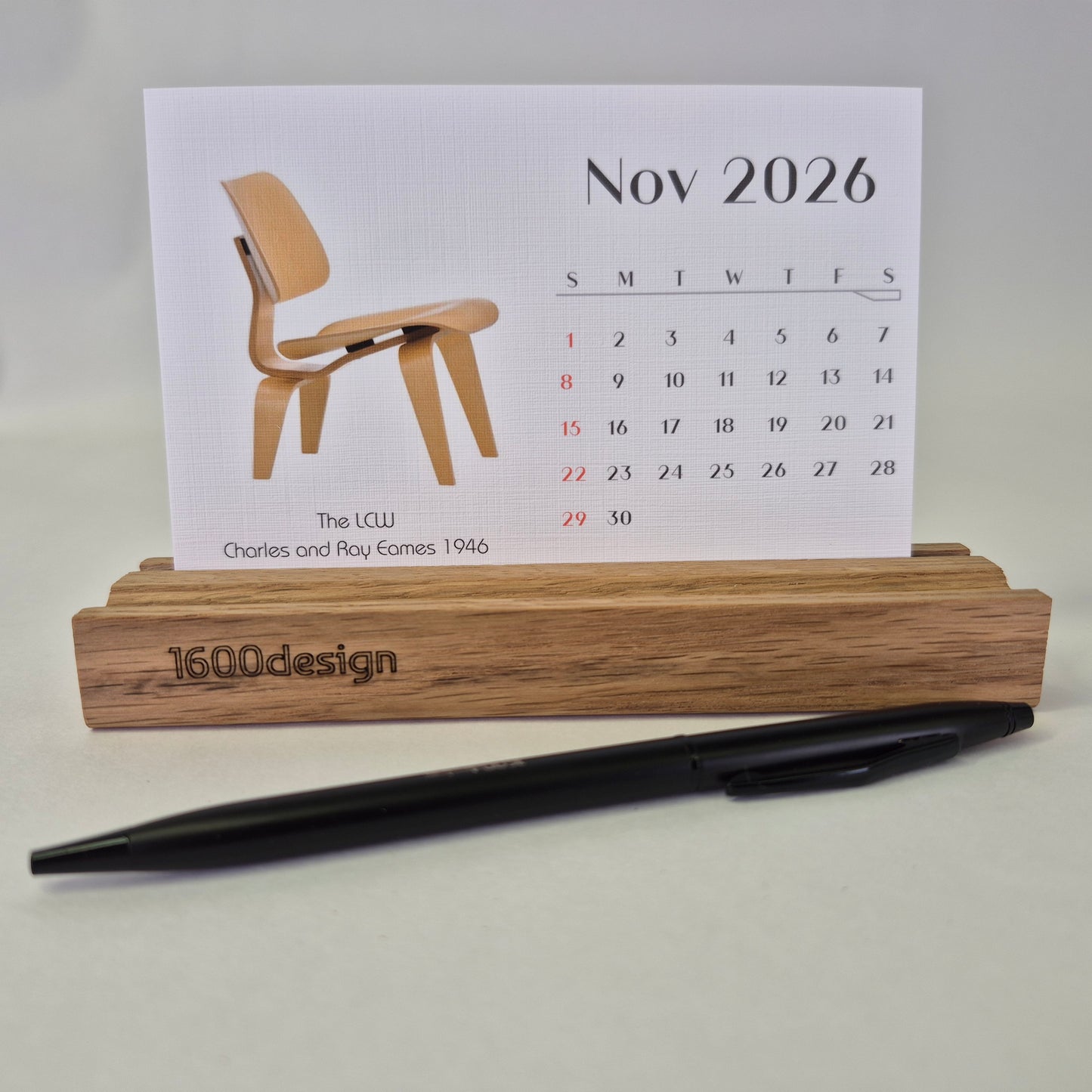 Iconic Chair Designs of the 20th Century desk calendar