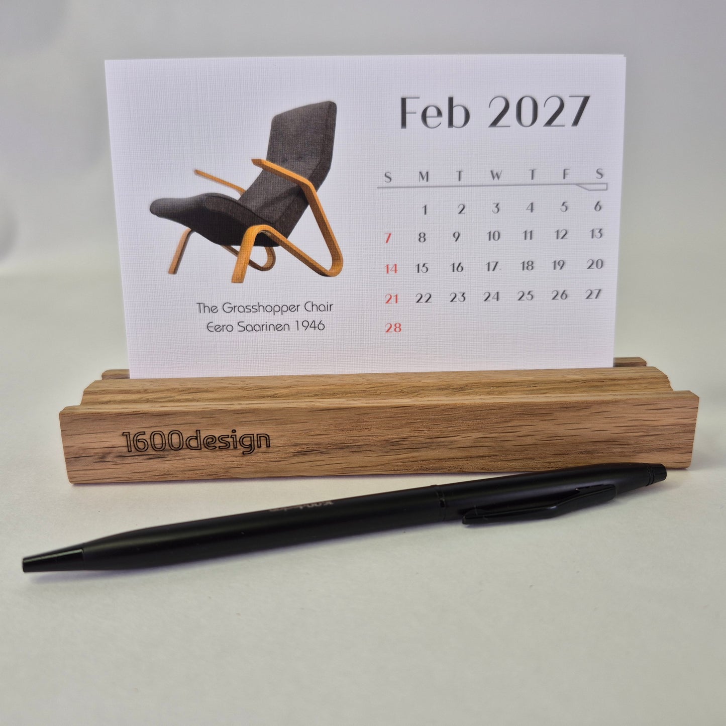 Iconic Chair Designs of the 20th Century desk calendar