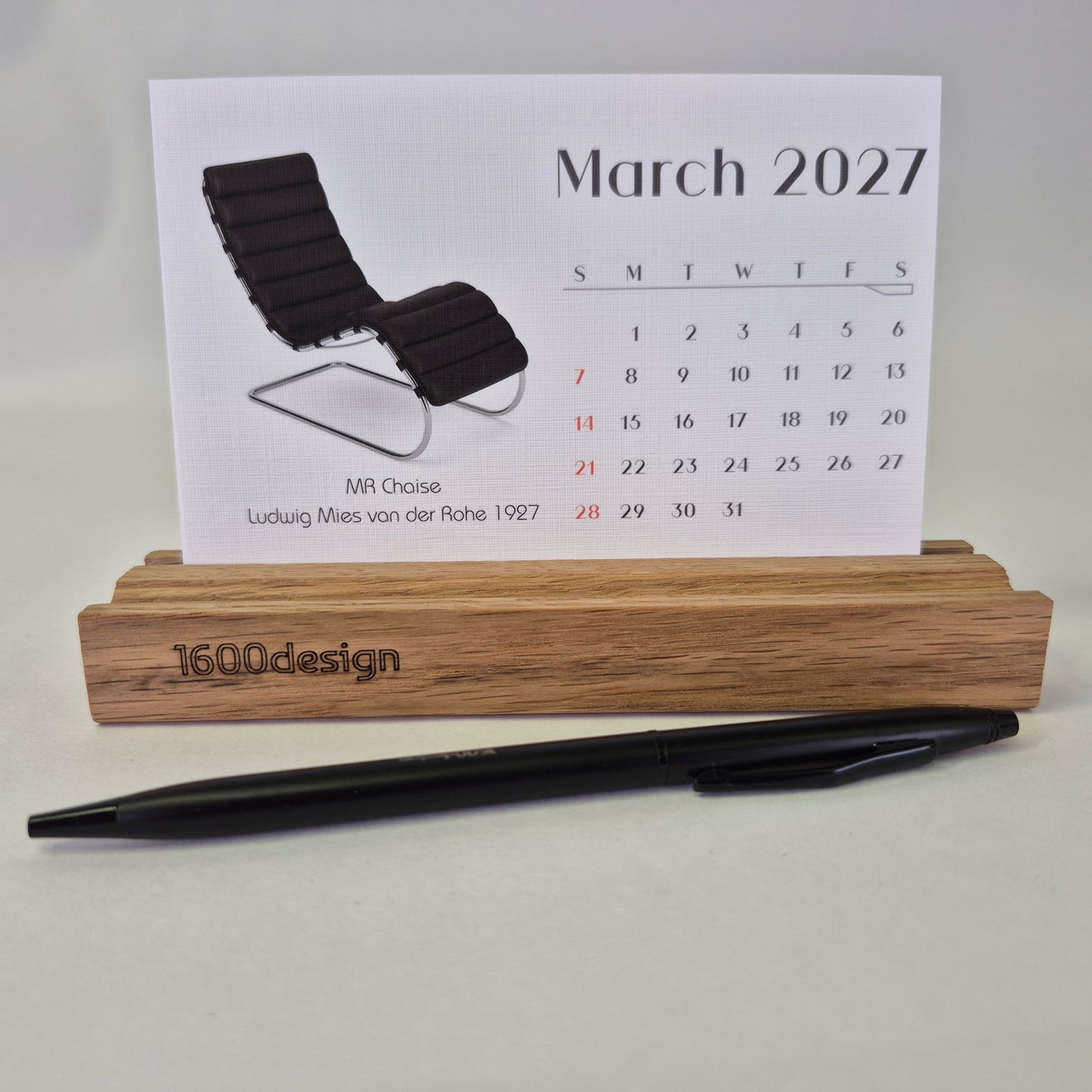 Iconic Chair Designs of the 20th Century desk calendar